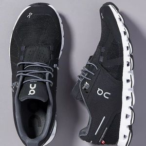 On cloud running sneakers